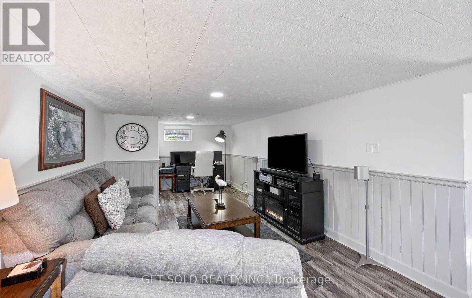25 ALLENBY AVENUE - Image 32