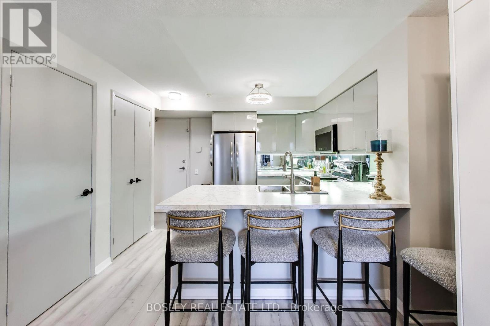 713 - 1050 THE QUEENSWAY, Toronto (Islington-City Centre West) — photo 4