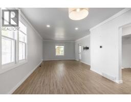 4pc Bathroom - 524 12a Street N, Lethbridge, AB T1H2J7 Photo 7