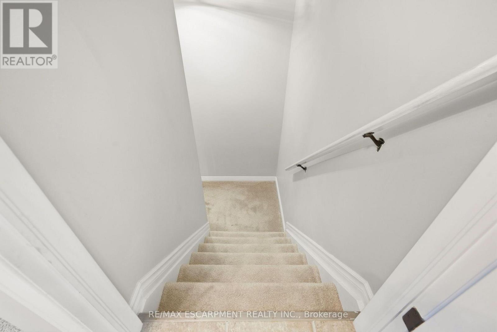 14 KENYON CRESCENT - 24