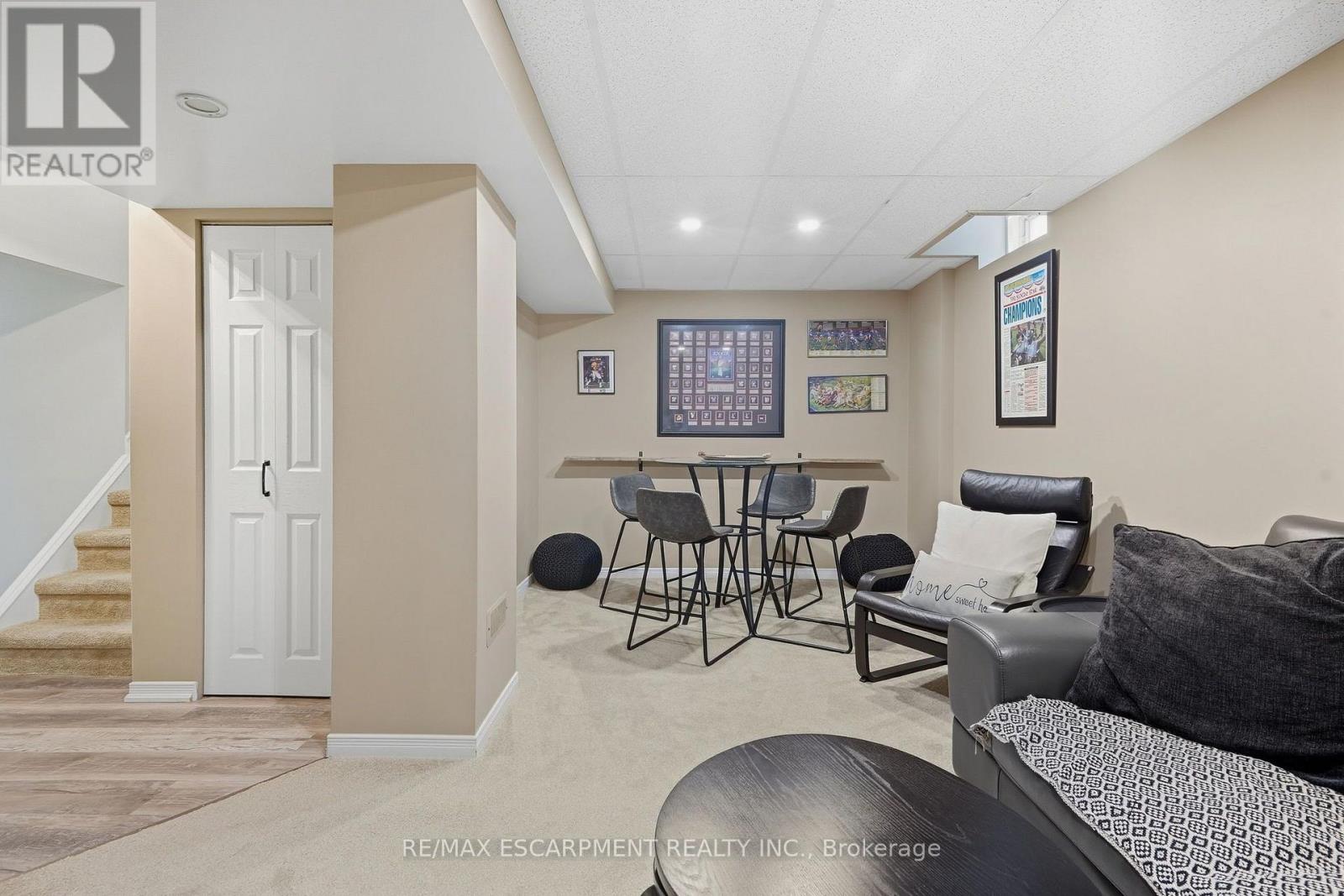 14 KENYON CRESCENT - 26