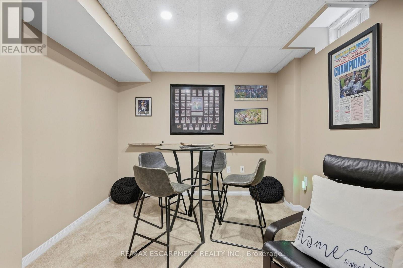 14 KENYON CRESCENT - 28