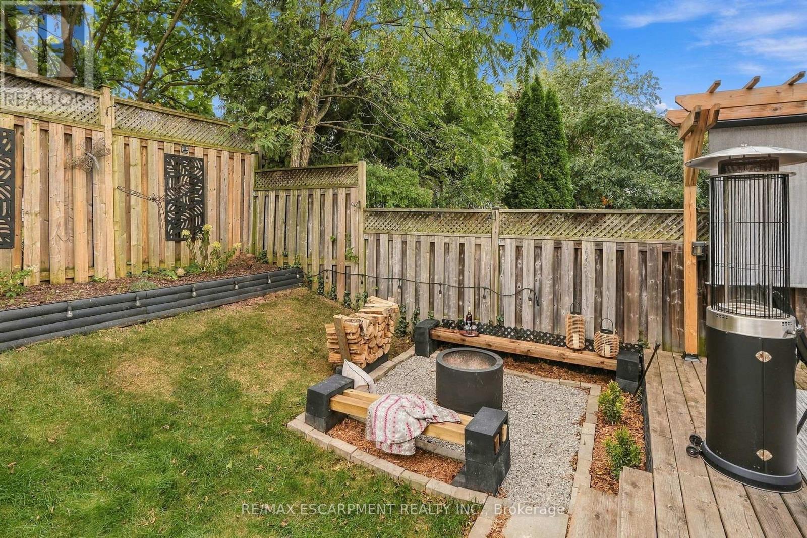 14 KENYON CRESCENT - 39
