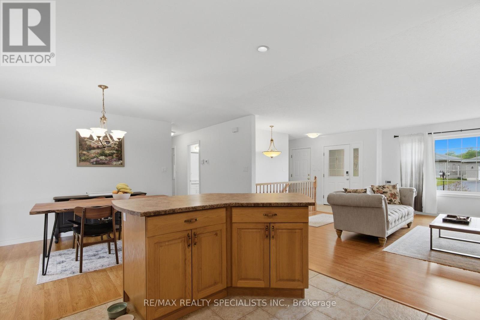 20 STONEGATE CRESCENT - Image 13
