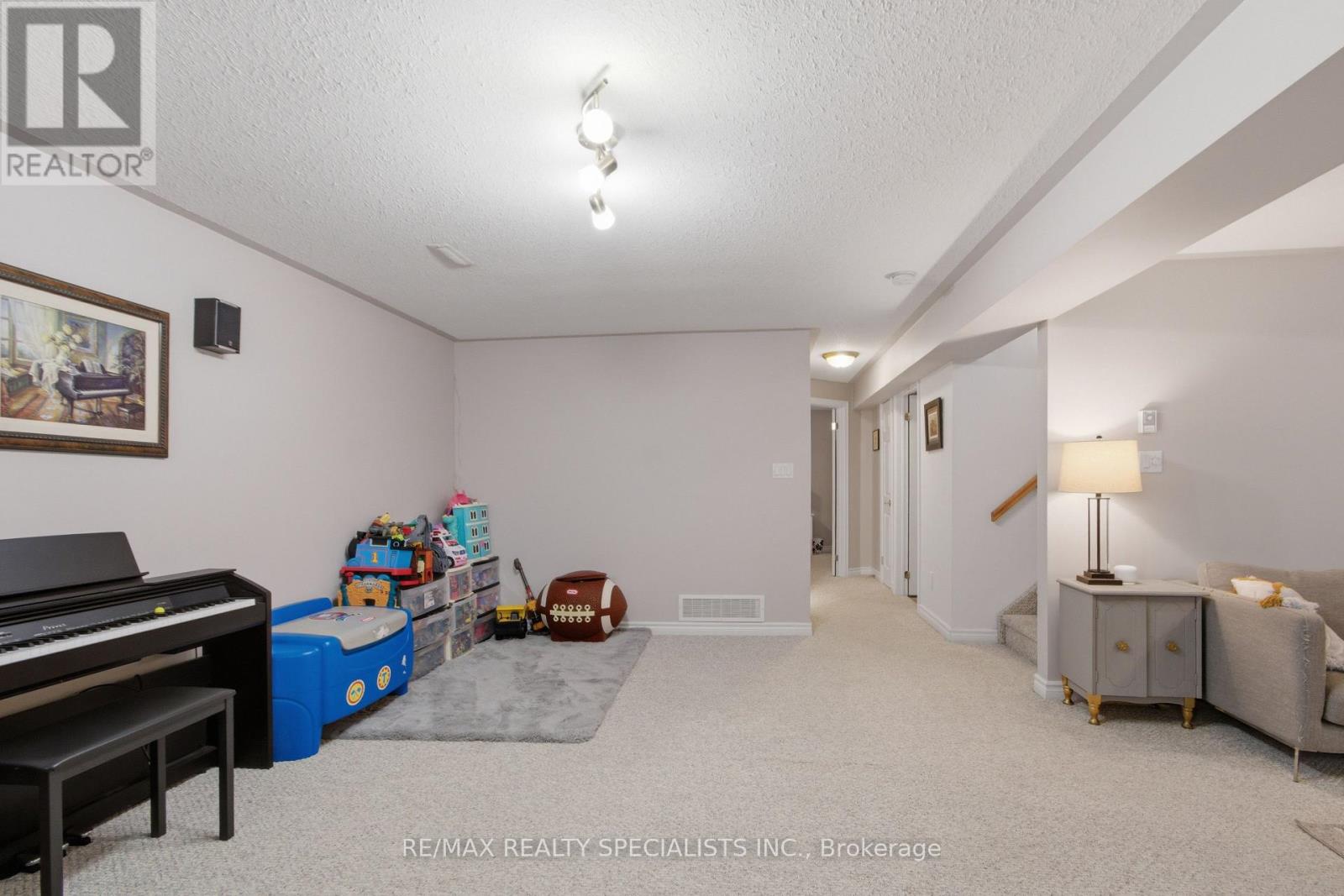 20 STONEGATE CRESCENT - Image 28