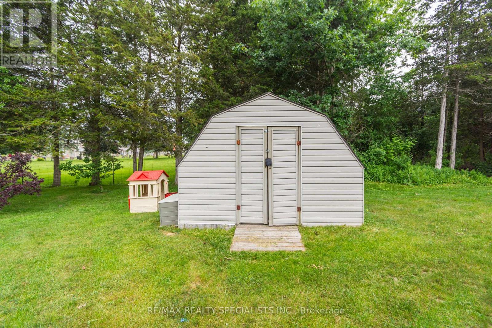 20 STONEGATE CRESCENT - Image 38