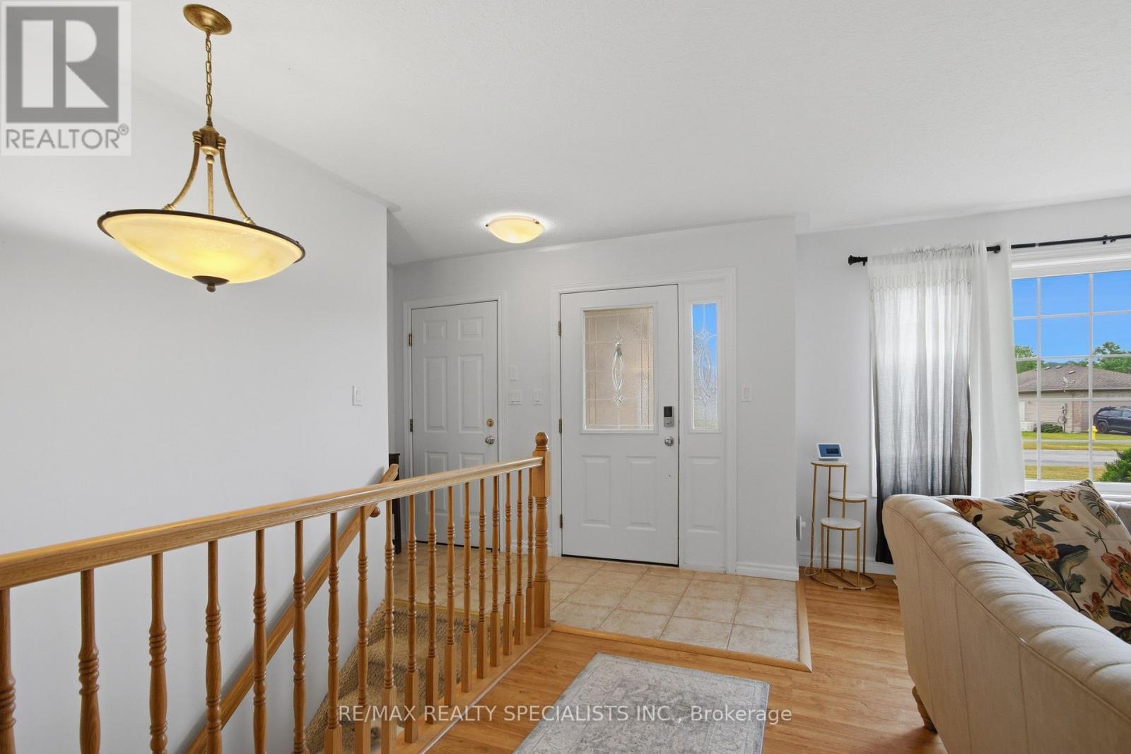 20 STONEGATE CRESCENT - Image 5