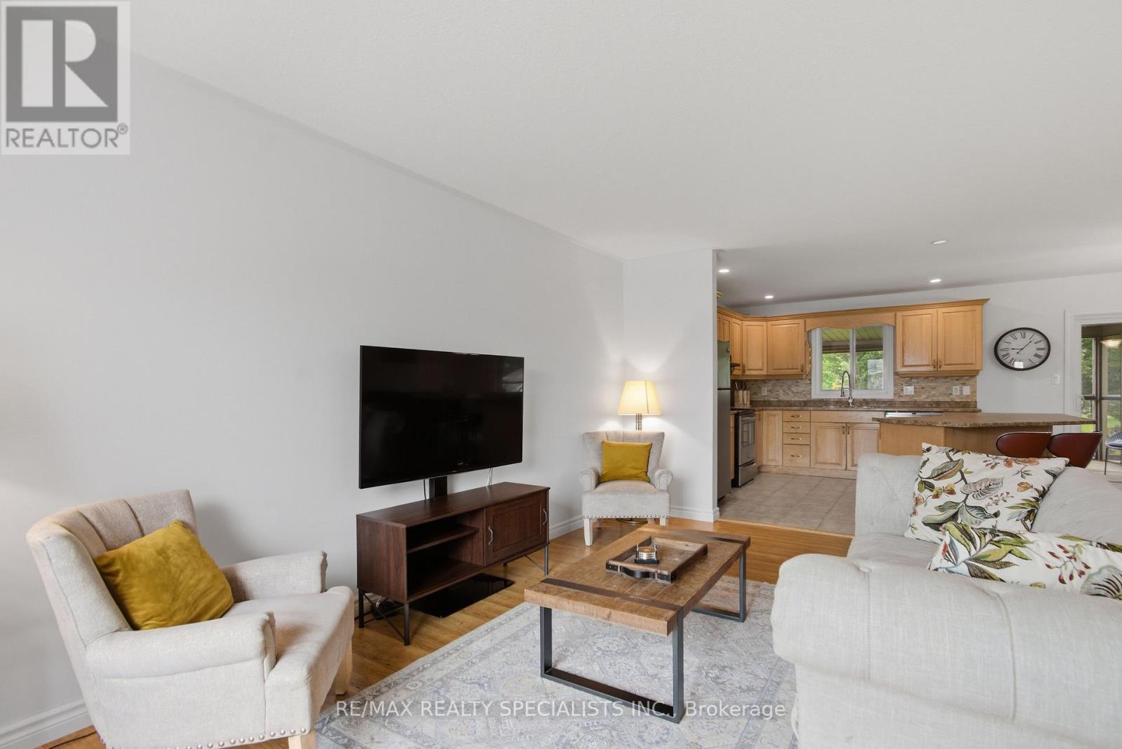 20 STONEGATE CRESCENT - Image 8