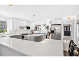 1065 King George Boulevard, Surrey, BC V4A9S7 Photo 16