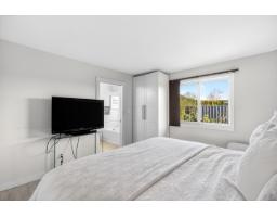 1065 King George Boulevard, Surrey, BC V4A9S7 Photo 23