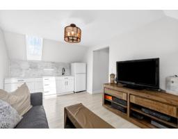 1065 King George Boulevard, Surrey, BC V4A9S7 Photo 33