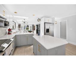 1065 King George Boulevard, Surrey, BC V4A9S7 Photo 15