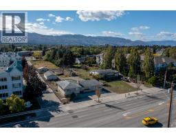 1249 K.l.o. Road, Kelowna, BC V1W3N7 Photo 9