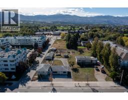 1249 K.l.o. Road, Kelowna, BC V1W3N7 Photo 7