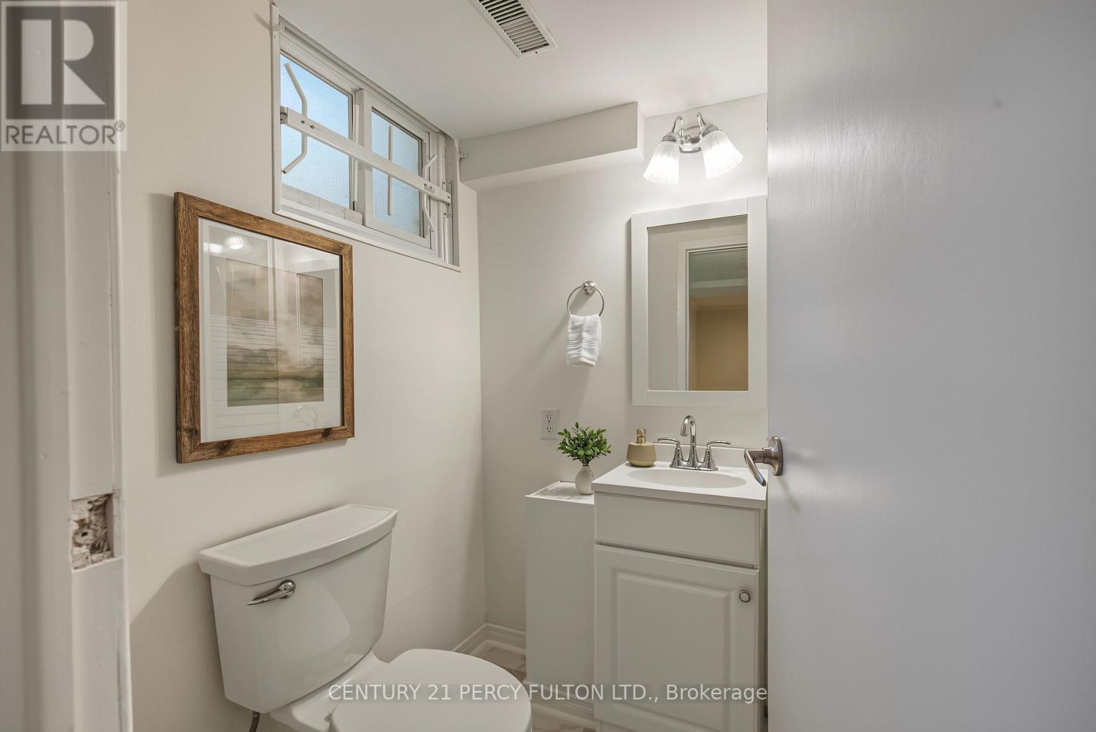 412 WAVERLY STREET N - Image 29