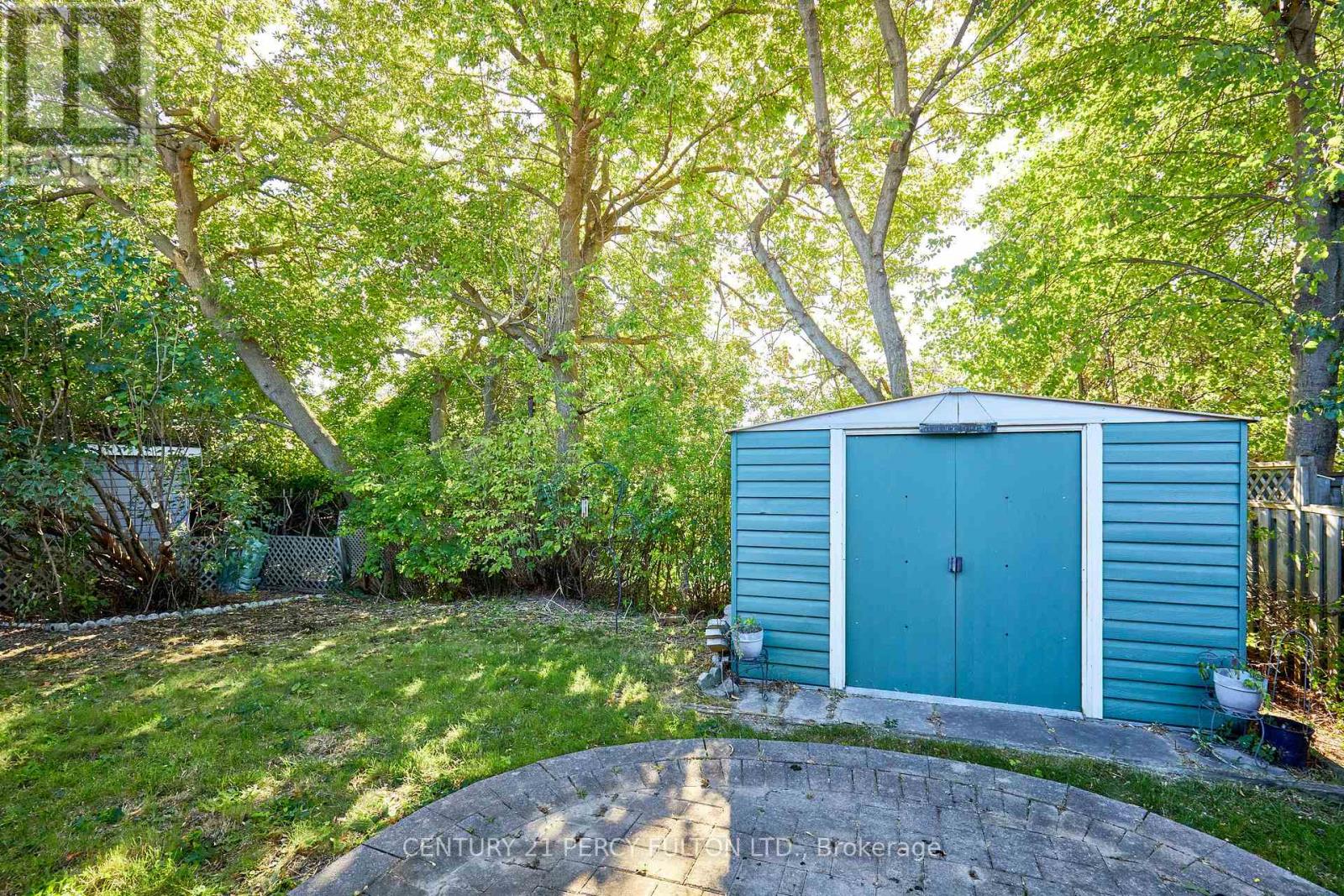 412 WAVERLY STREET N - Image 36