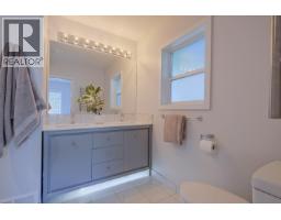 2pc Bathroom - 1847 Maple Street, Kelowna, BC V1Y1H4 Photo 16