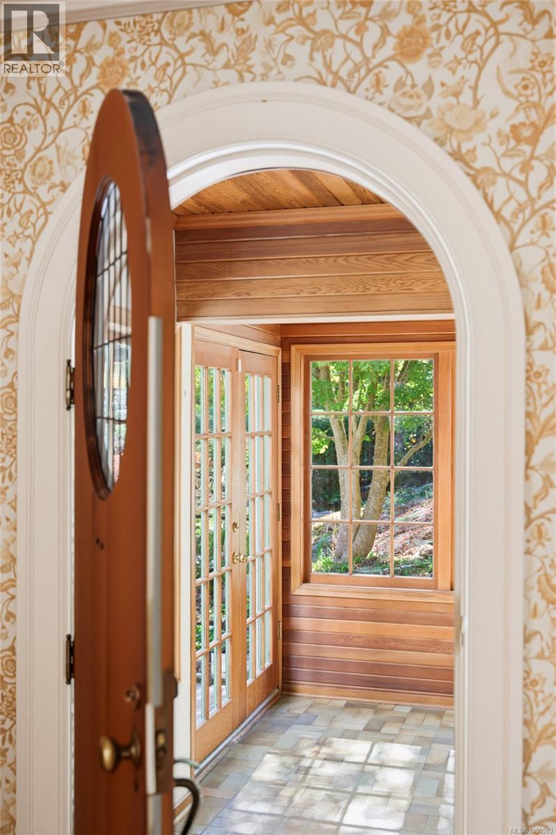  30 Beach Drive, Oak Bay