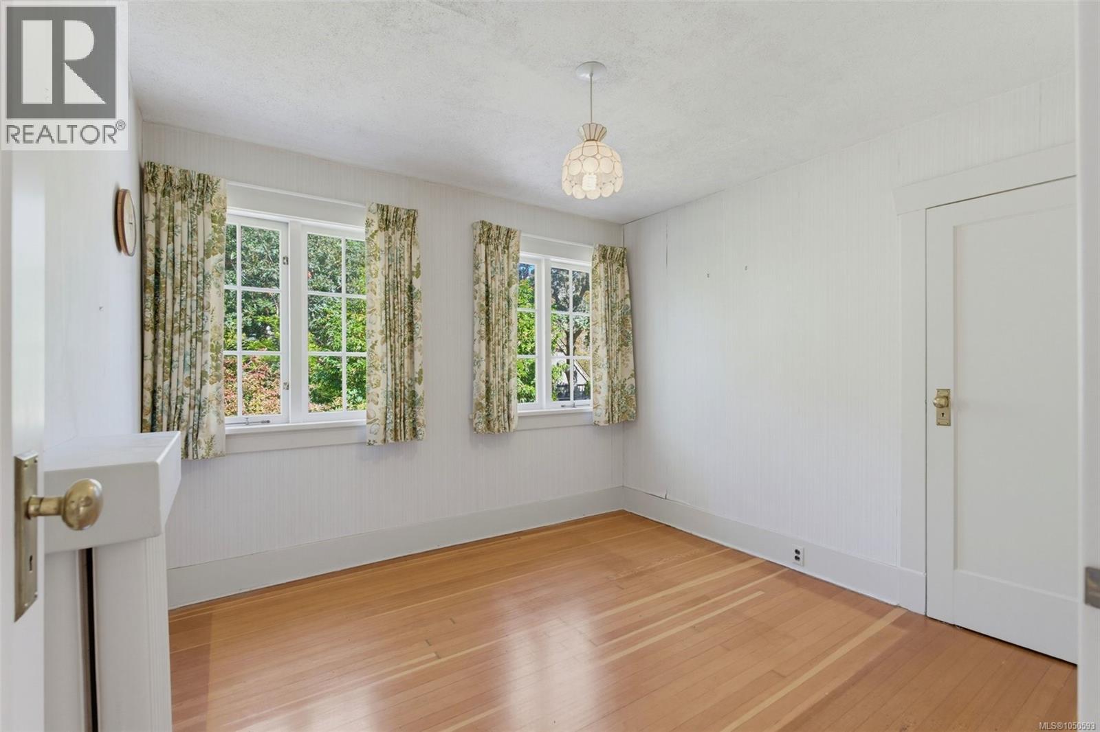 30 Beach Drive, Oak Bay