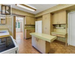 30 Beach Dr, Oak Bay, BC V8S2L2 Photo 16