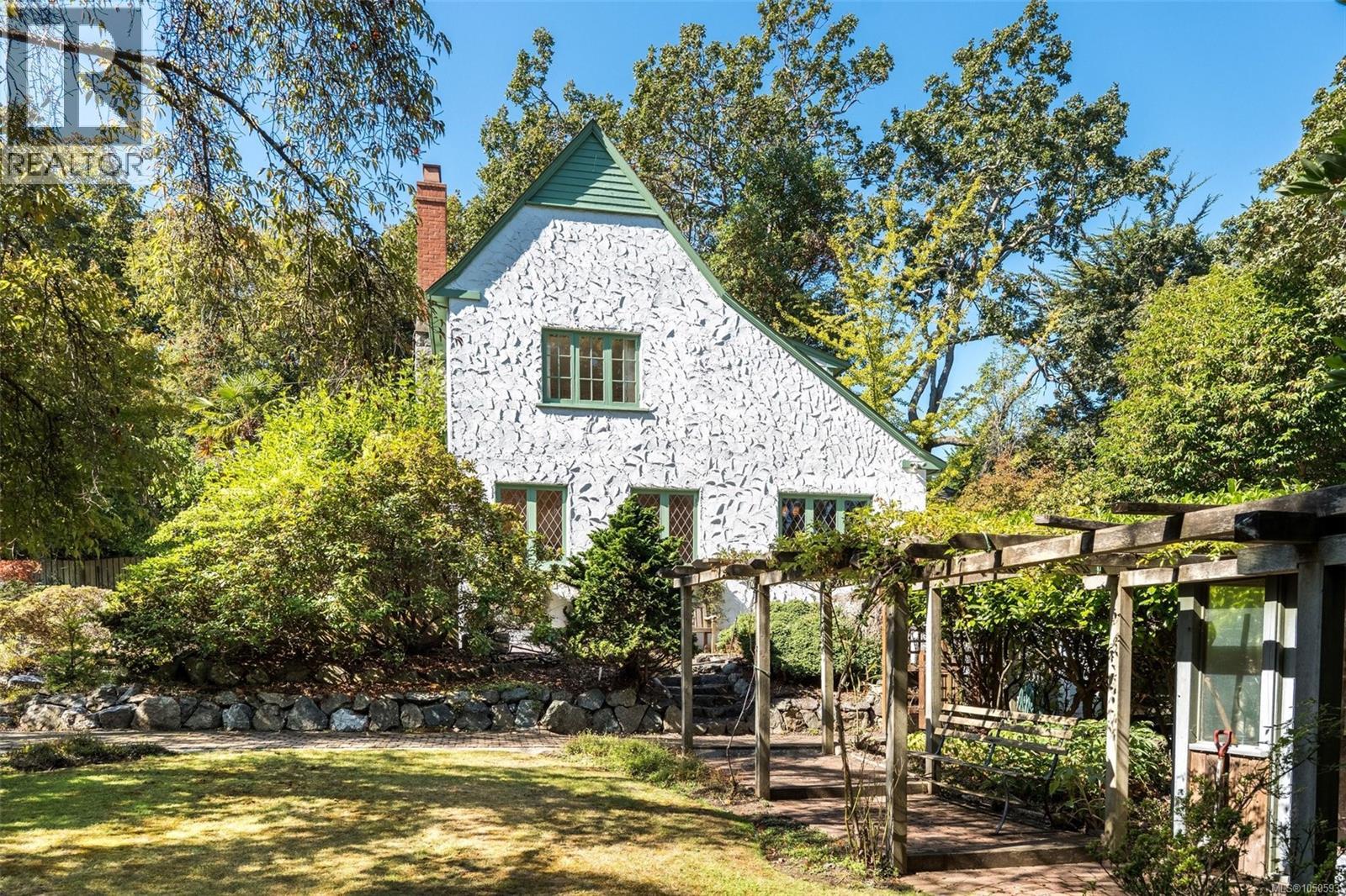 30 Beach Drive, Oak Bay