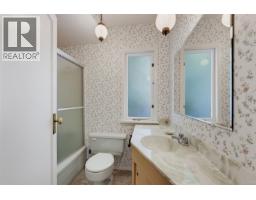 30 Beach Dr, Oak Bay, BC V8S2L2 Photo 19