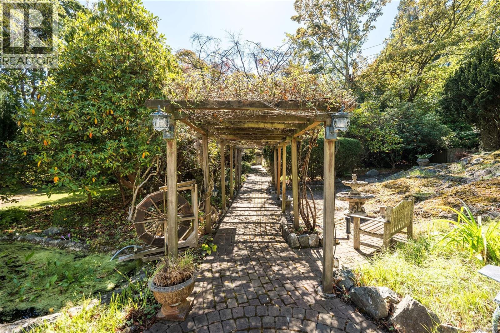  30 Beach Drive, Oak Bay