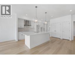 4pc Ensuite bath - 442 Arrowleaf Rise, Coldstream, BC V1B2M4 Photo 6