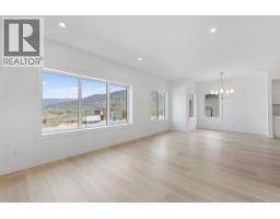 442 Arrowleaf Rise, Coldstream, BC V1B2M4 Photo 17