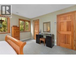 Dining room - 4836 Spring Rd, Saanich, BC V9E2E4 Photo 19