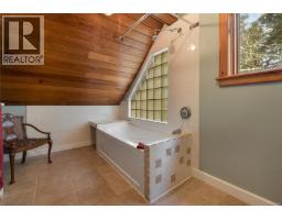 4836 Spring Rd, Saanich, BC V9E2E4 Photo 31