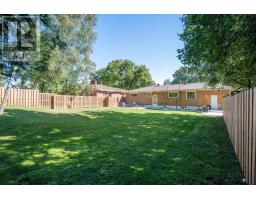 100 Parkdale Dr, Sault Ste  Marie, ON P6A4C8 Photo 12