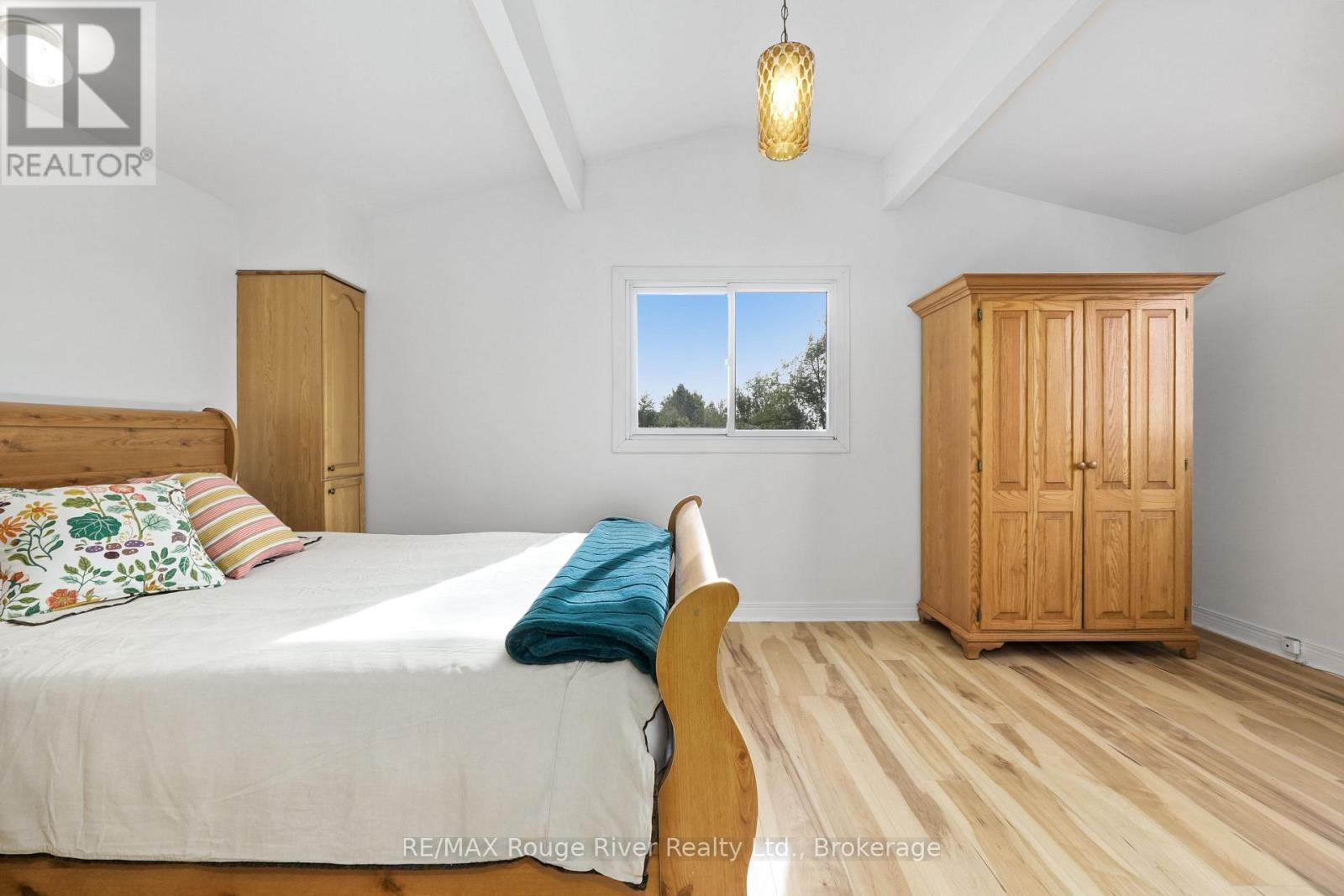 217 GODOLPHIN ROAD - Image 23