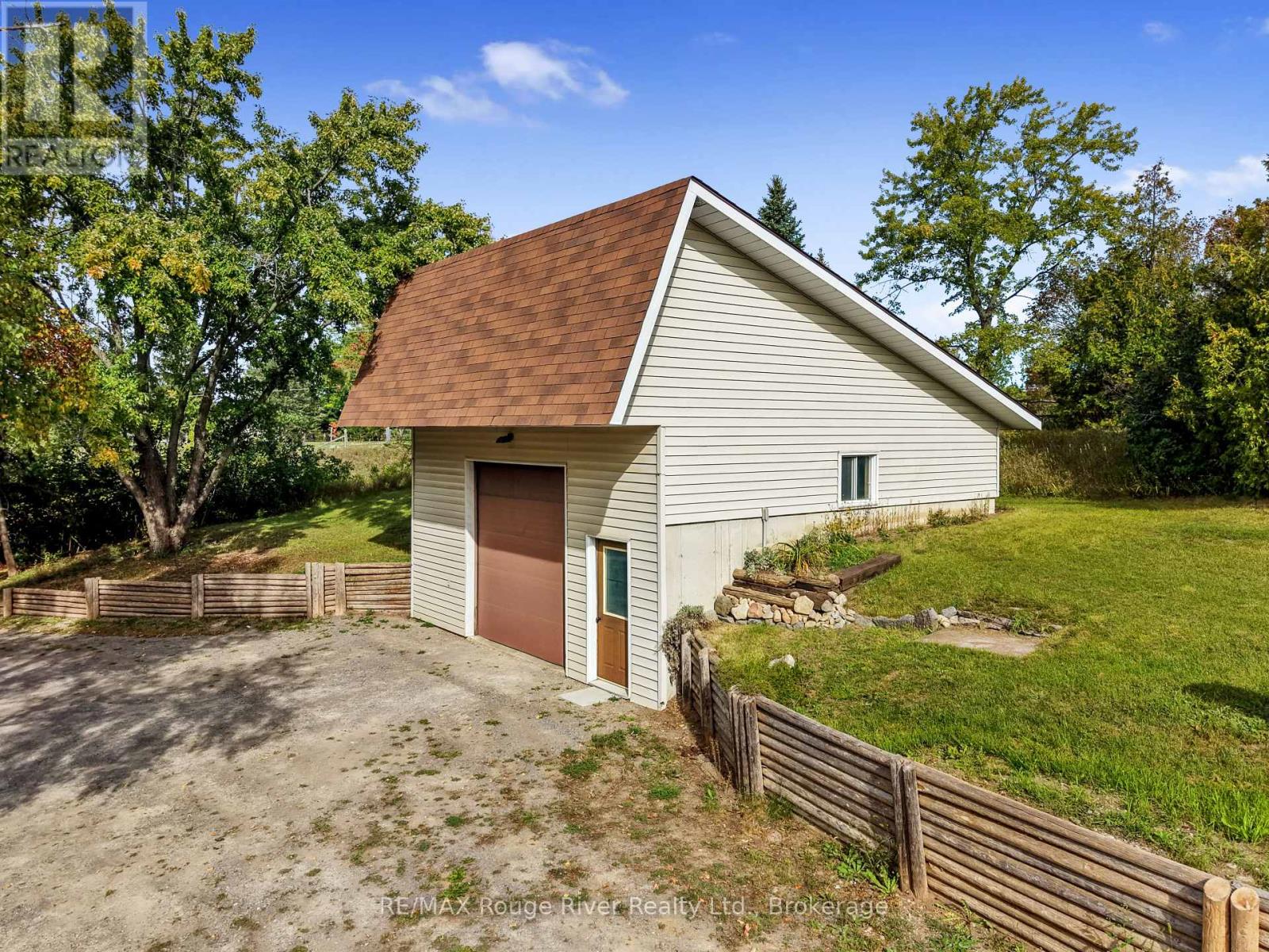 217 GODOLPHIN ROAD - Image 30