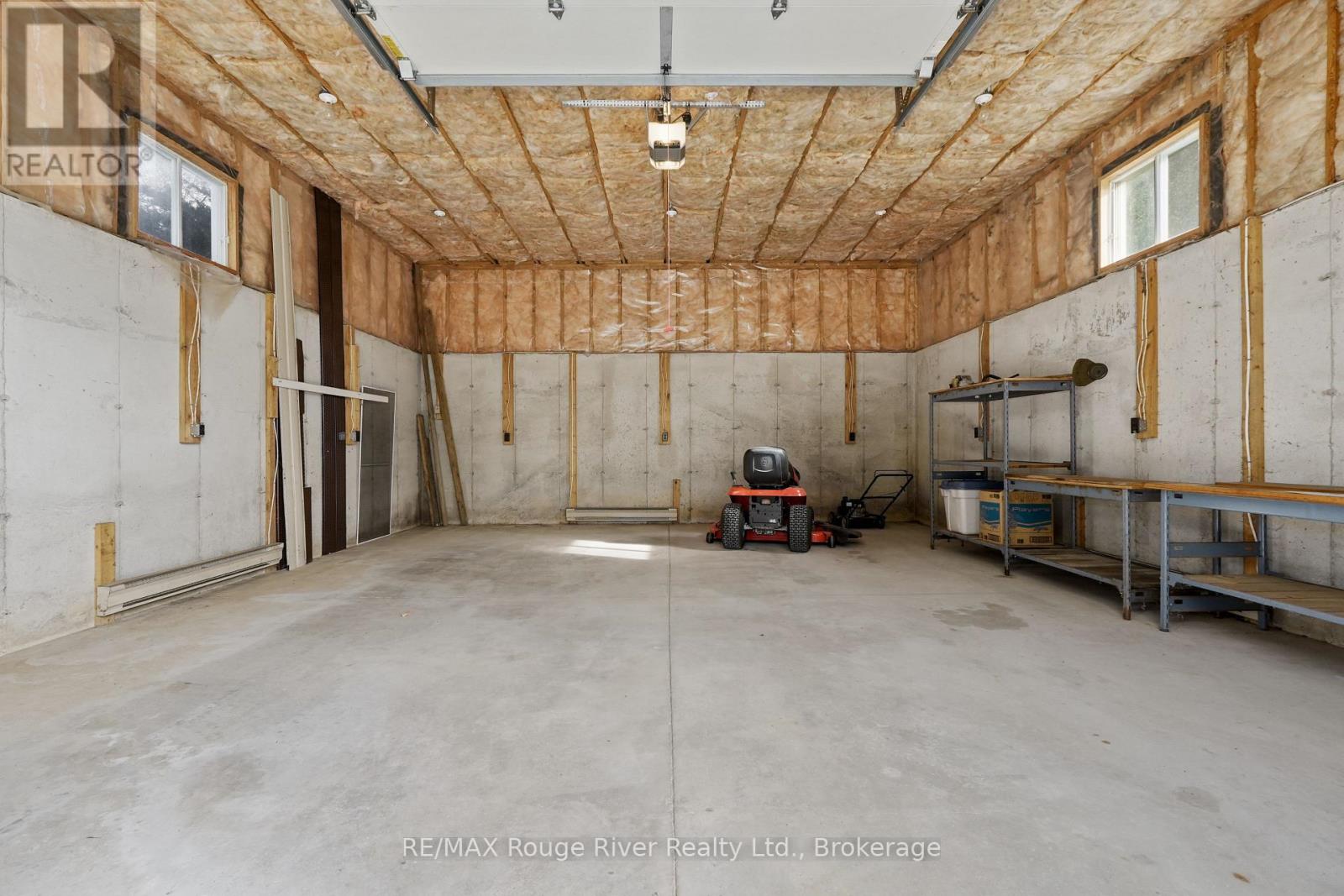 217 GODOLPHIN ROAD - Image 32
