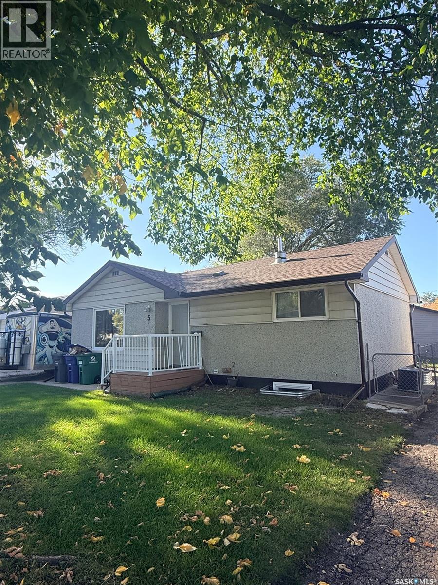 5 Malta CRESCENT, Saskatoon — photo 2