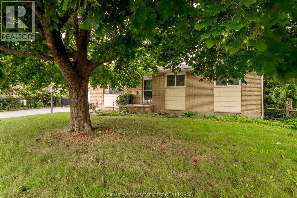 591 King Street West, Chatham, Ontario, N7M1H7, Chatham, Ontario — photo 2 of 5