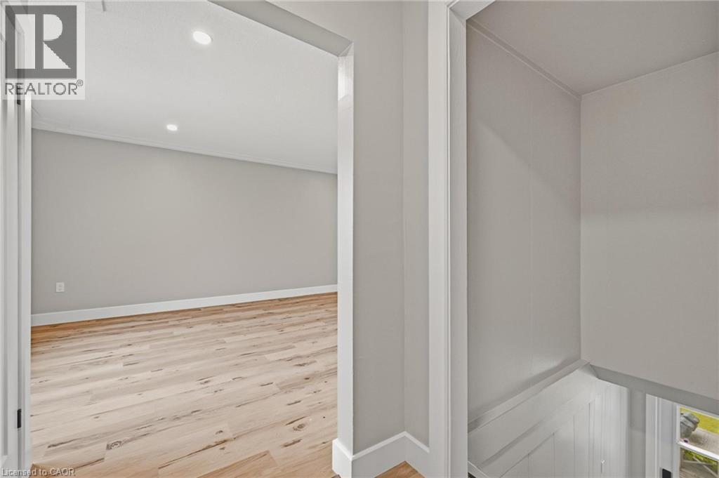 756 INKERMAN Street E - 28