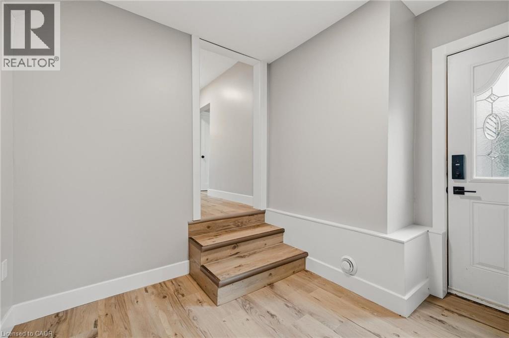 756 INKERMAN Street E - 19
