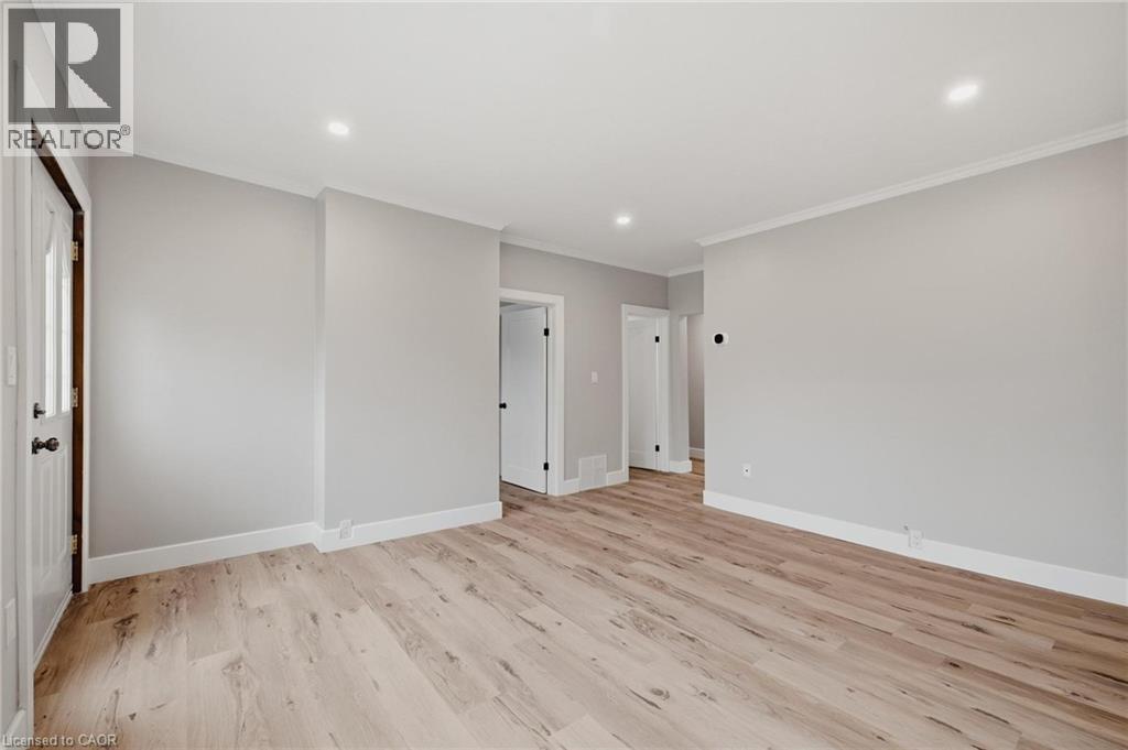 756 INKERMAN Street E - 16
