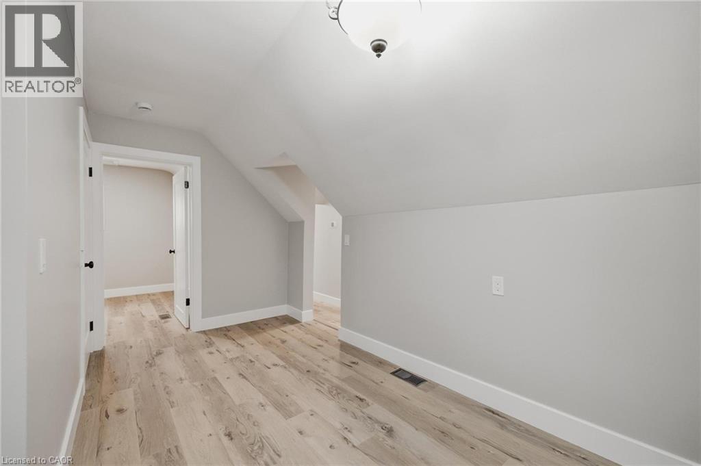 756 INKERMAN Street E - 23