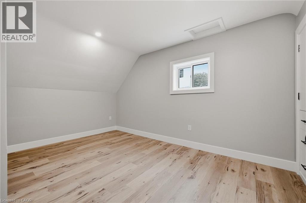 756 INKERMAN Street E - Image 25