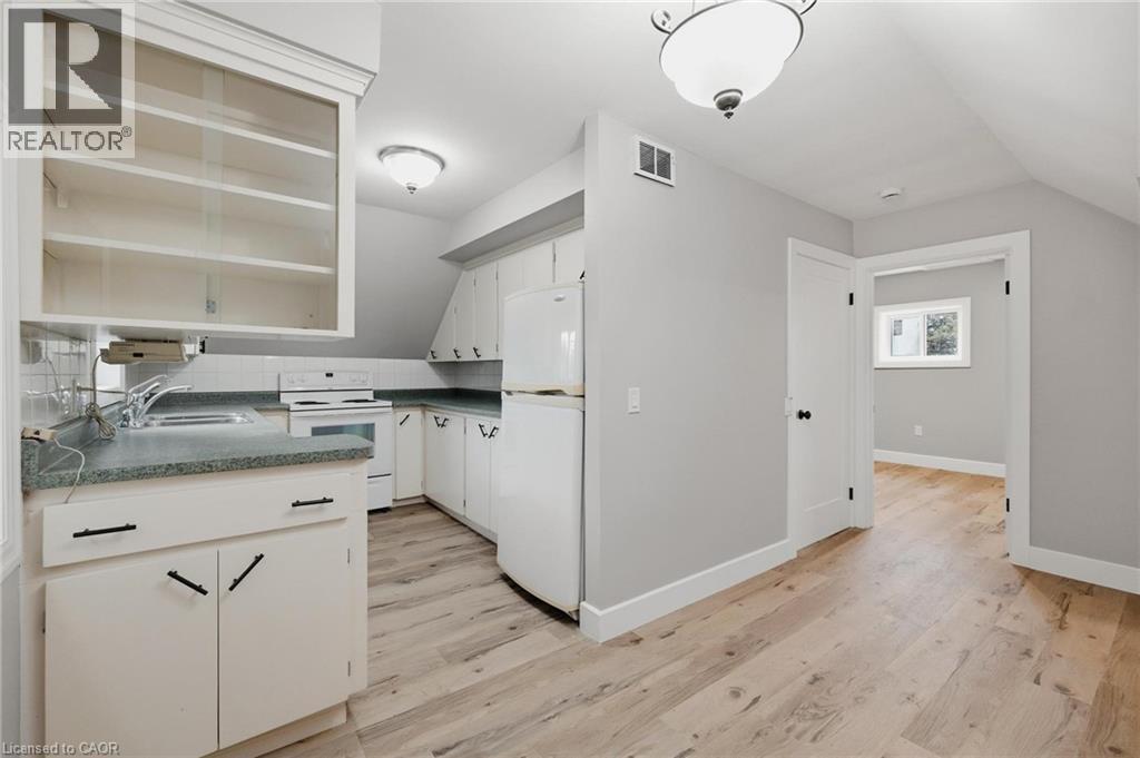 756 INKERMAN Street E - 22