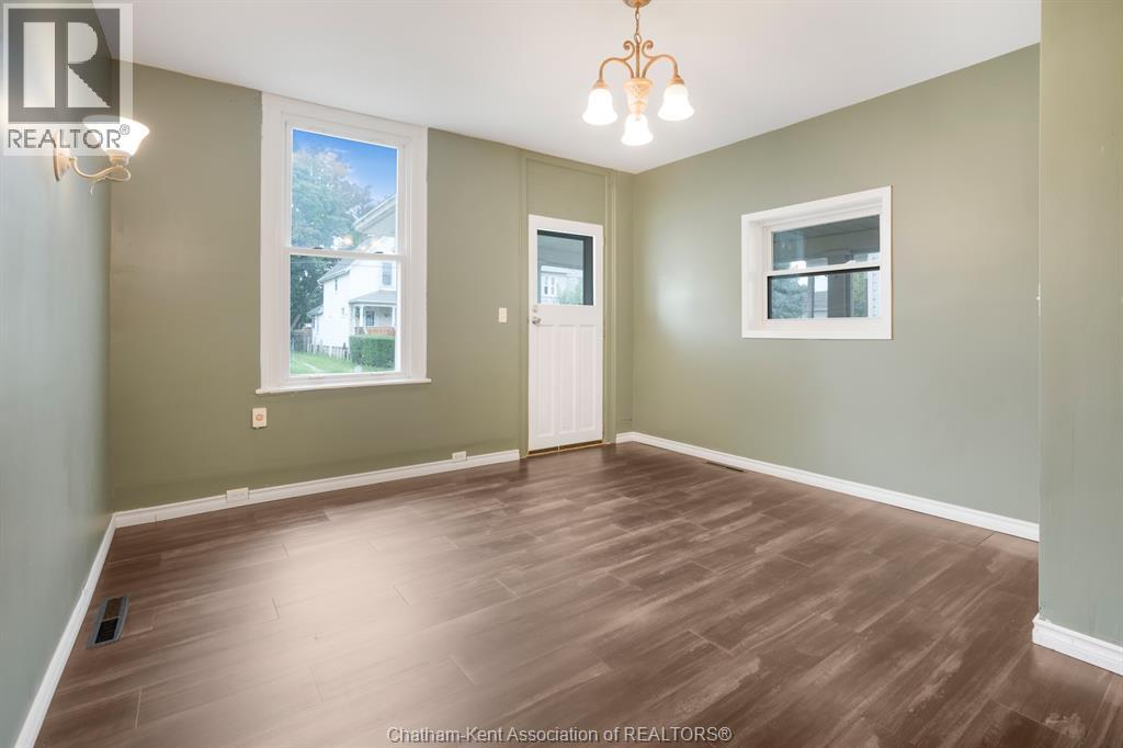 196 Raleigh Street, Chatham, Ontario, N7M2N7, Chatham, Ontario — photo 5 of 5
