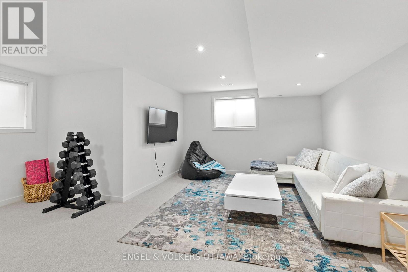 168 SHUTTLEWORTH DRIVE - Image 35