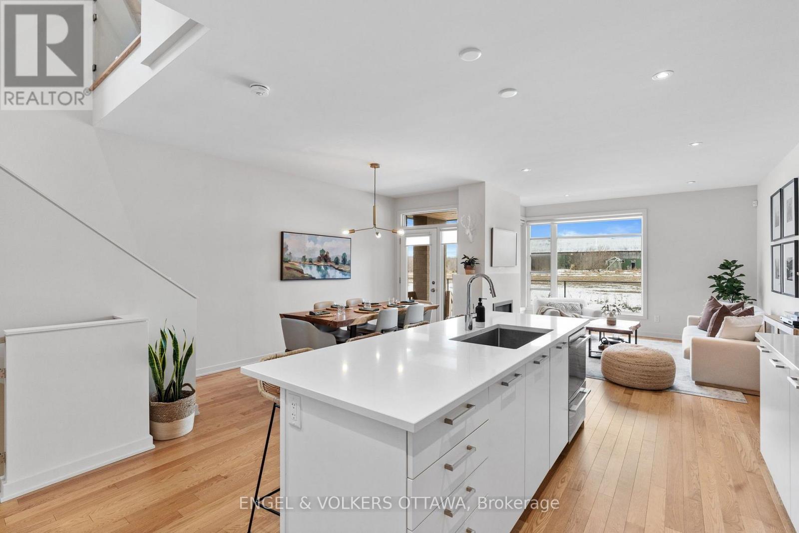168 SHUTTLEWORTH DRIVE - 9