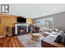 Living room - 1580 Happyvale Place, Kamloops, BC V2B7T9 Photo 6