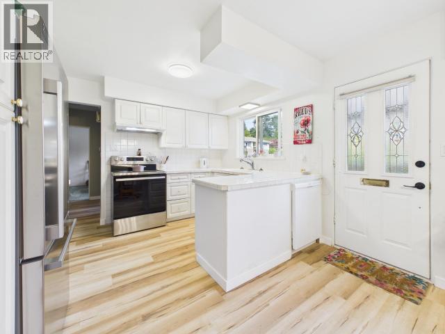 7110 TAHSIS STREET - 3