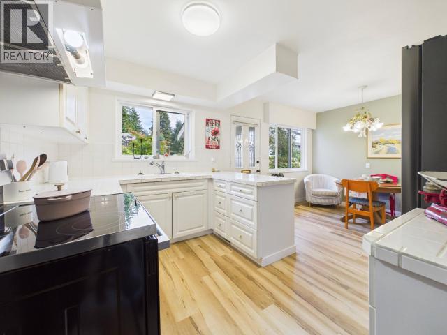 7110 TAHSIS STREET - 4