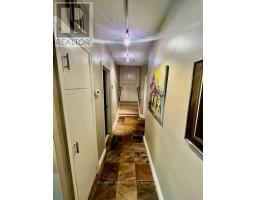 Living room - 36 Forest Wood, Toronto, ON M5N2V9 Photo 6